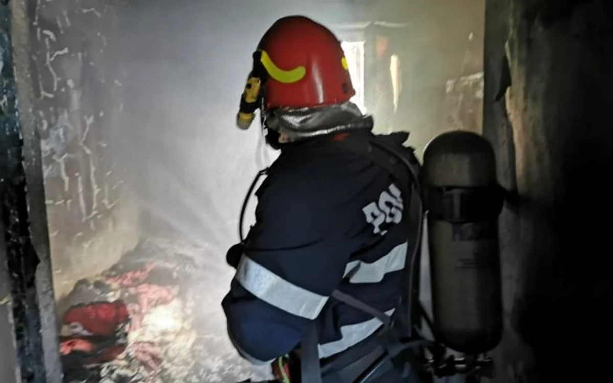 Apartamentul a fost distrus în întregime de incendiu Foto: ISU Galaţi