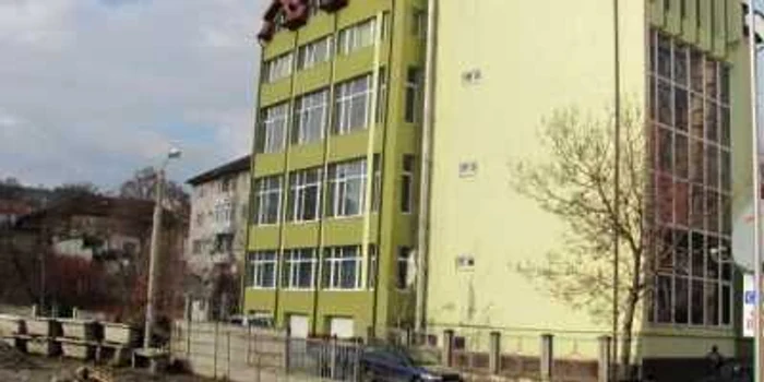 Restricţionarea începe din zona Inspectoratului Şcolar