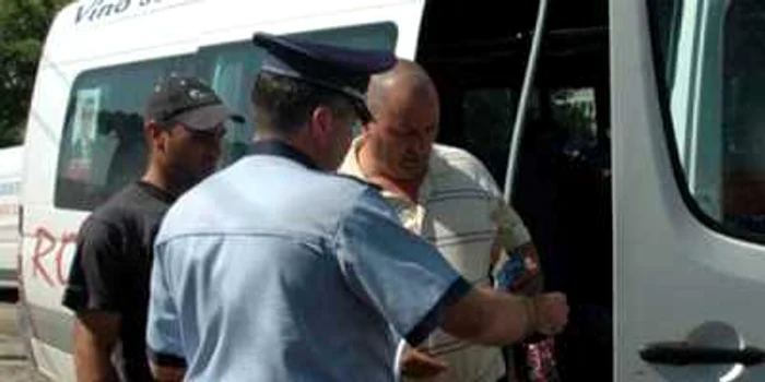  Poliţiştii desfăşoară activităţi în judeţ pentru găsirea adolescentei dispărute