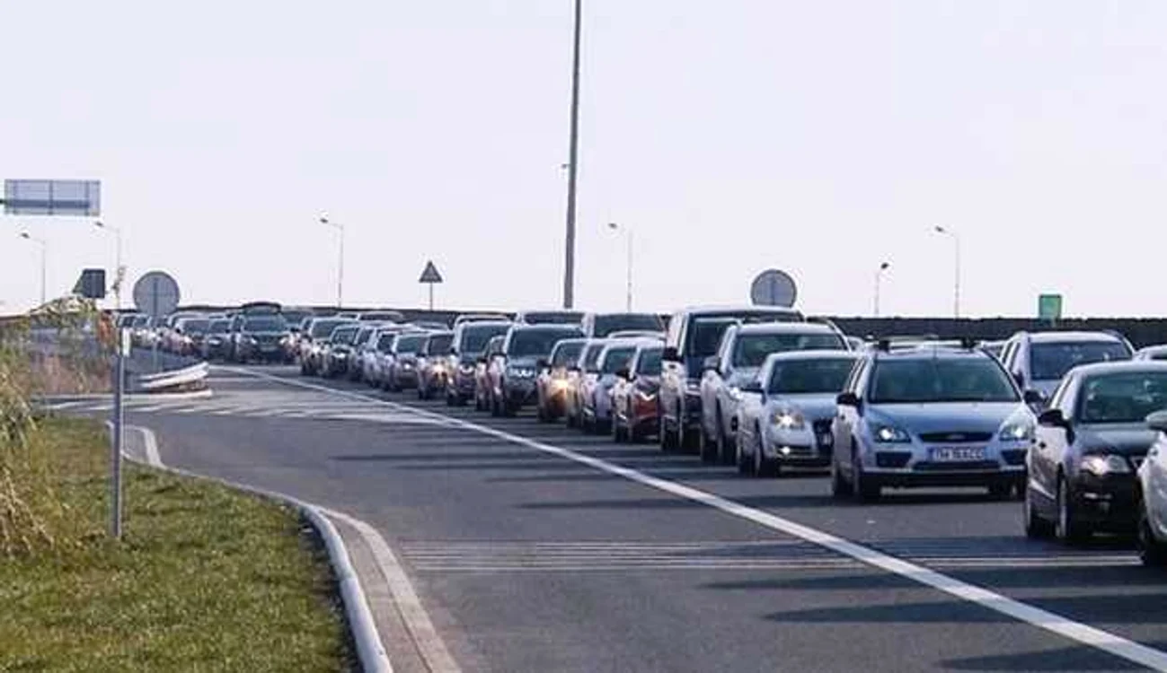 Aglomeraţie pe A2 FOTO news.ro