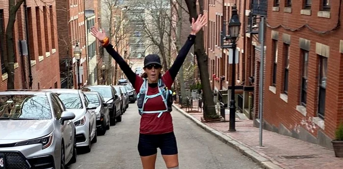 Jacky Hunt-Broersma, de 47 de ani, a dat 10.000 $  pe orteza care o ajută să alerge