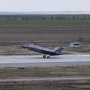 calarasi aeronave F-15 in baza aeriana de la Borcea FOTO mapn.ro