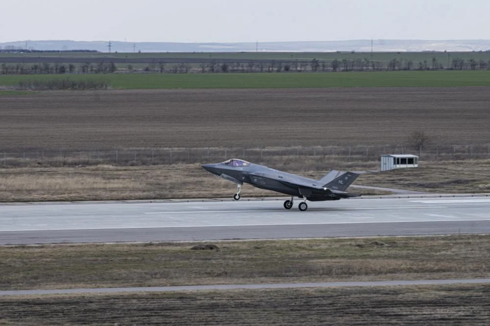 Cine a pilotat avioanele F-16 trimise după drone. Baza 86 Aeriană Borcea dezminte informațiile apărute despre piloți