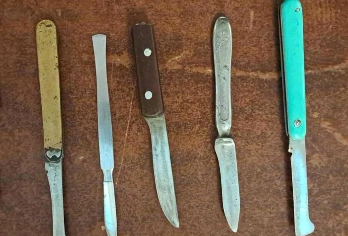 O femeie a fost prinsă cu mai multe cuțite la intrarea în Parlament.