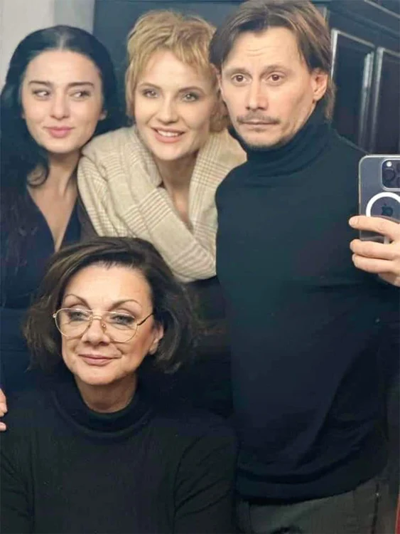 Alături de Carmen Tănase, Lia Bugnar și Marius Manole