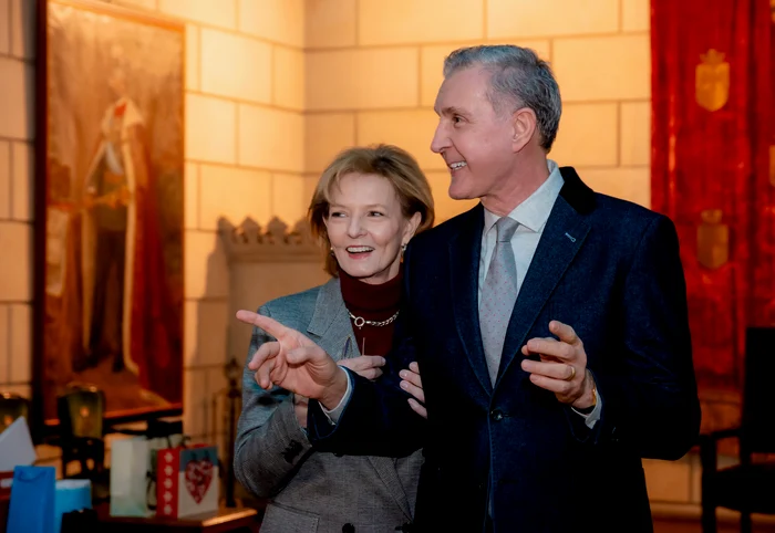 Majestatea Sa Margareta, Principele Radu au oferit cadouri de Craciun personalului Palatului   Daniel Angelescu, Alexandra Curea Gogu, Casa Majestatii Sale (1) jpeg