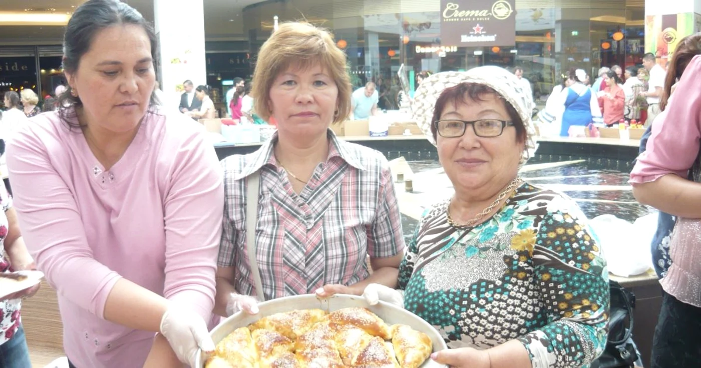 Tătăroaicele au pregătit cu mare drag produsele tradiţionale FOTO M.I.