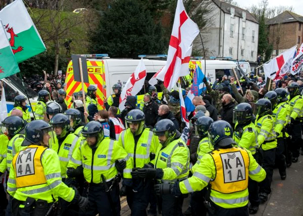 Poliția britanică, depășită complet de situație