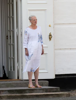 Regina Danemarcei la Palatul Grasten 