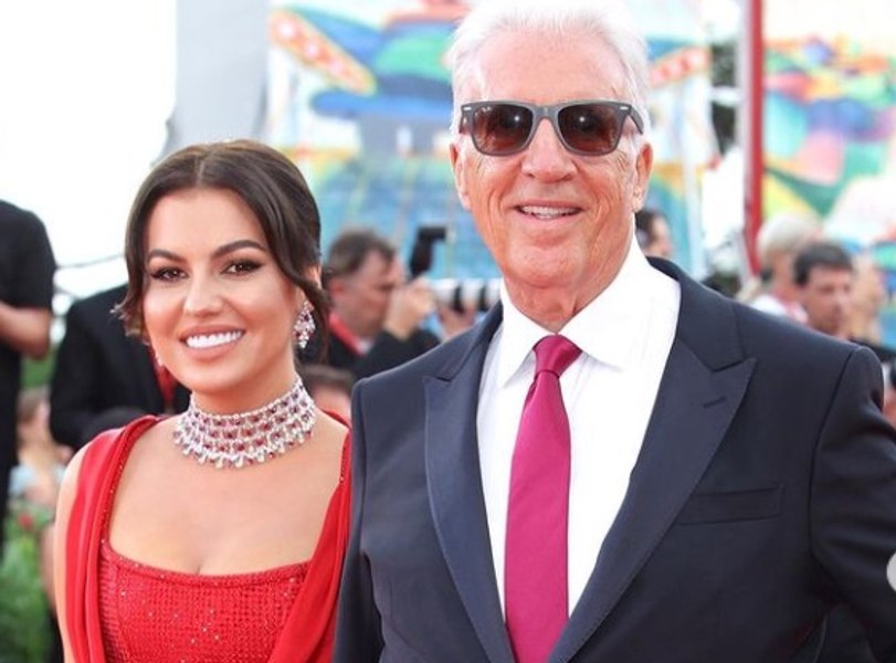 Romina Gingașu a cumpărat haina de vulpe argintie a Elenei Ceaușescu. Cum a negociat partenera lui Piero Ferrari
