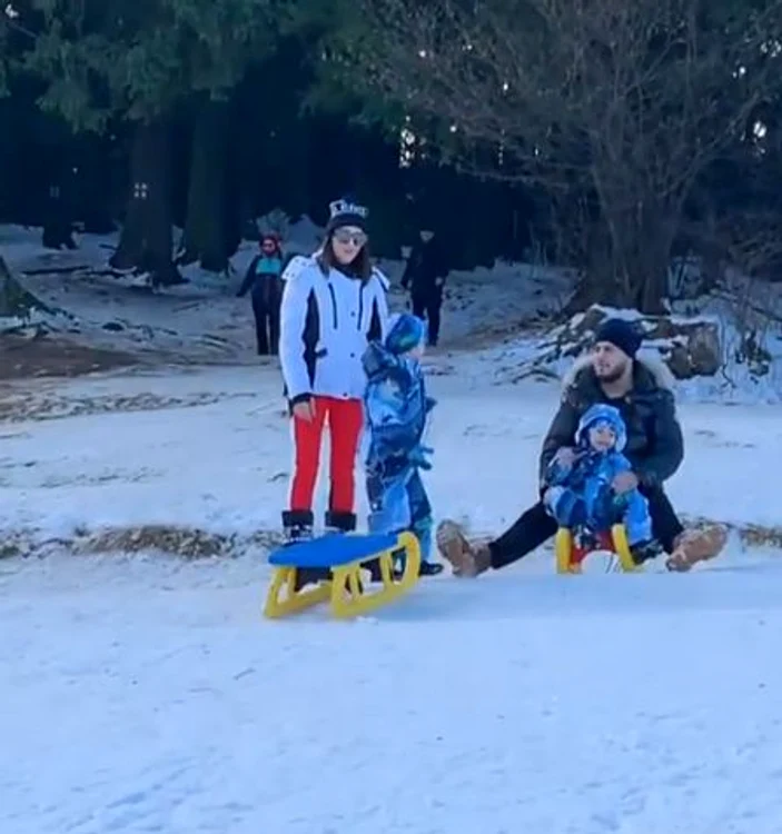 
    Claudia Pătrășcanu a plecat în vacanță cu Gabi Bădălău și cei doi copii ai lorFoto: Instagram   