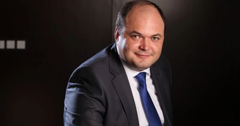 Reducerile de taxe pot costa scump România. Economistul-șef al Raiffeisen avertizează: „Cea mai mare greșeală ar fi să facem pași înapoi”