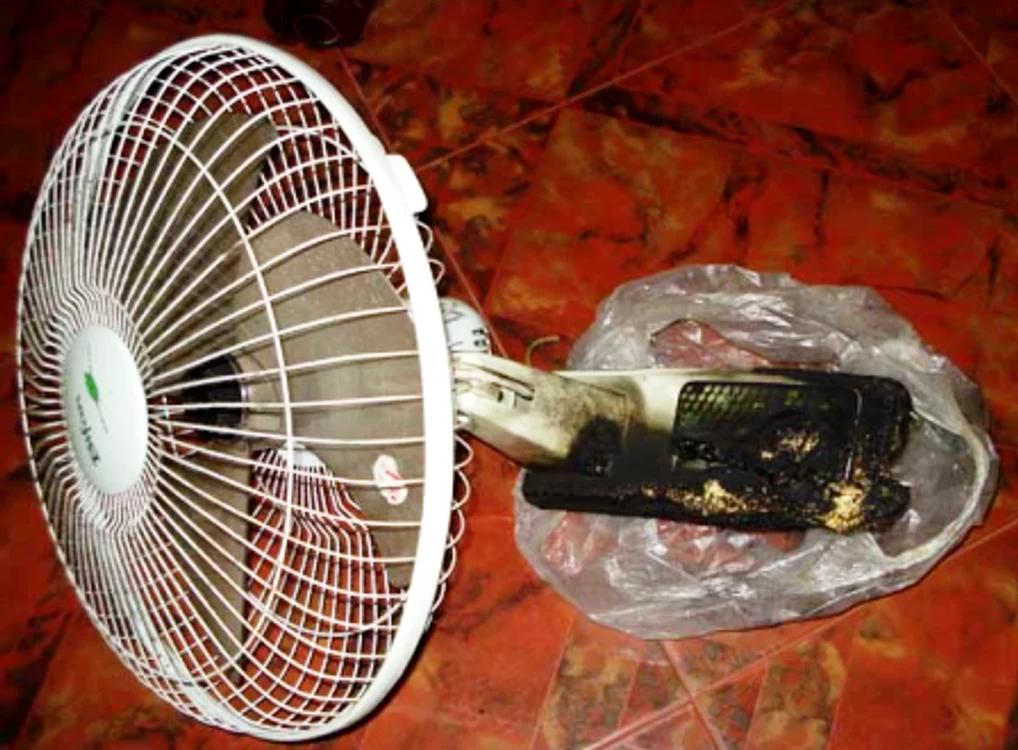Tânăra poate să ardă orice obiect prin simpla ei prezenţă  (Foto: odditycentral.com)ardă