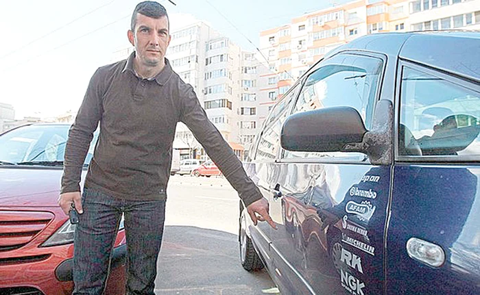 
    Paguba lui Vasile Rizea se ridică la 712 lei.  Are portiera înfundată  