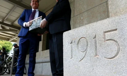 Capsula timpului din 1915 – scoasă la lumină în Toronto jpeg