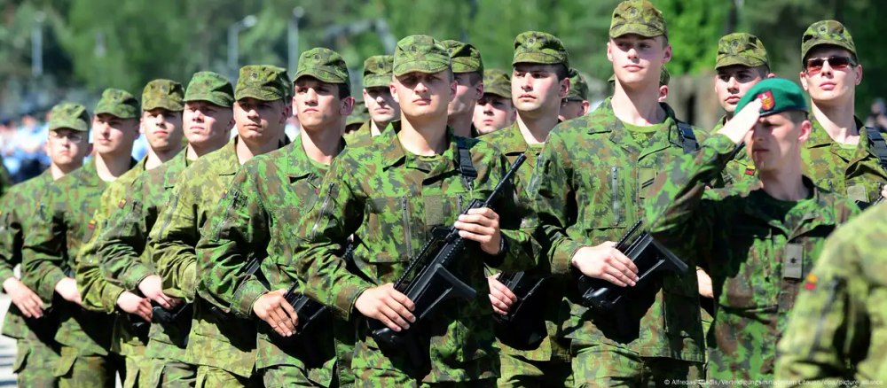 Garantează armata obligatorie mai multă siguranţă?