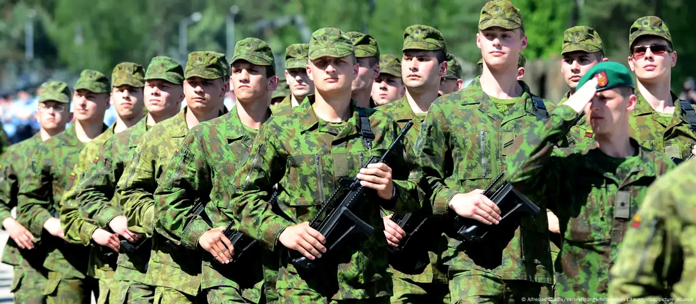 Tineri recruţi ai armatei lituaniene