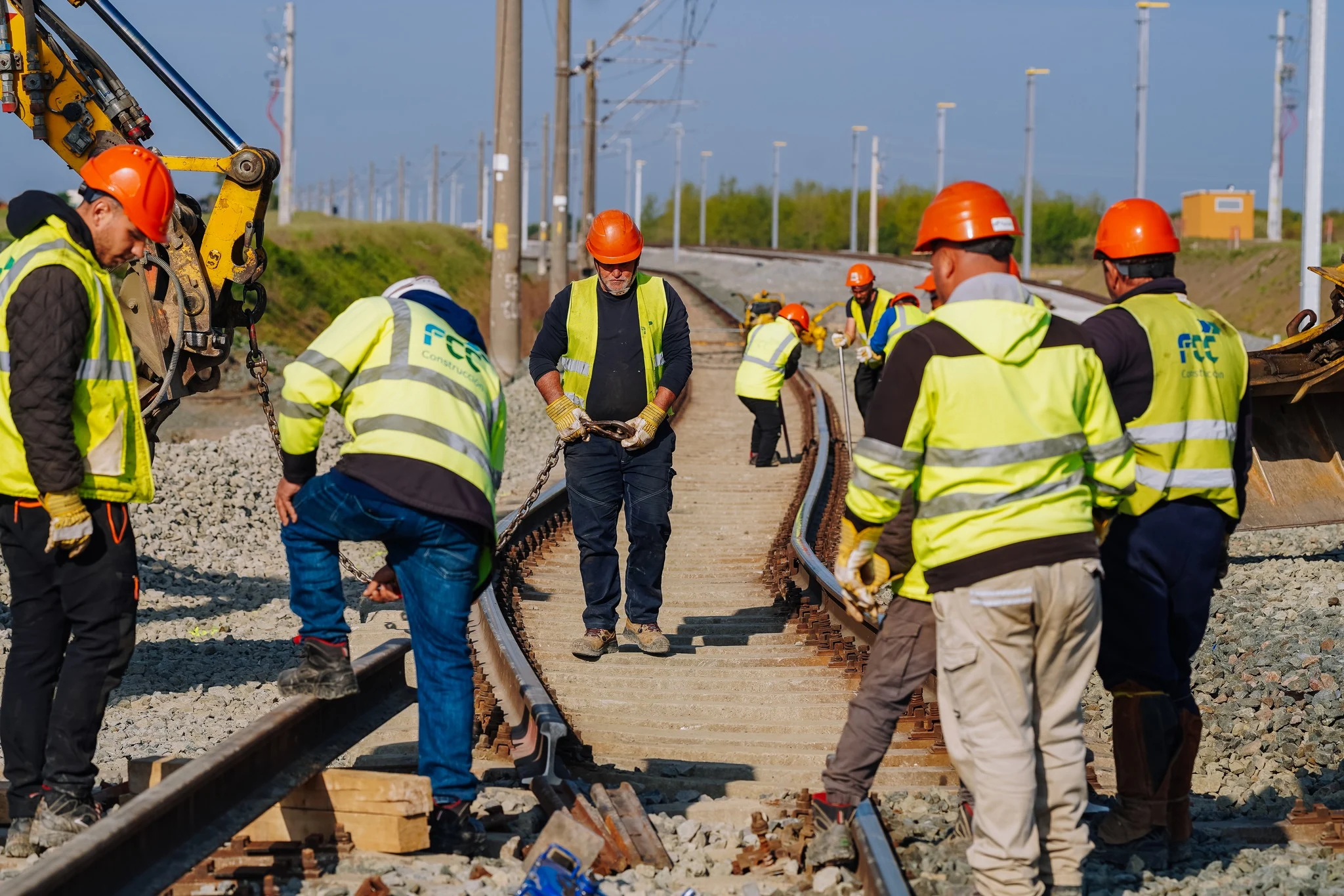 Încă 10 kilometri de cale ferată modernizată, cu fonduri PNRR, au fost dați în circulație în România