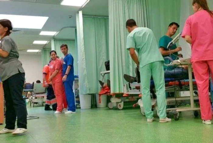 Tot mai mulți medici spun că se simt epuizați Foto: Arhivă 
