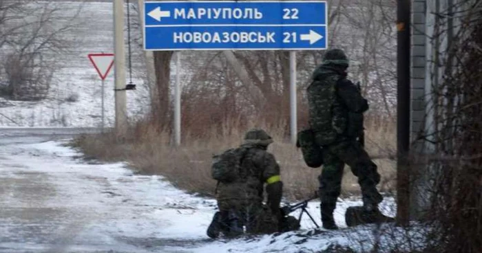 Militari în apropiere de Mariupol FOTO: chto-proishodit.ru