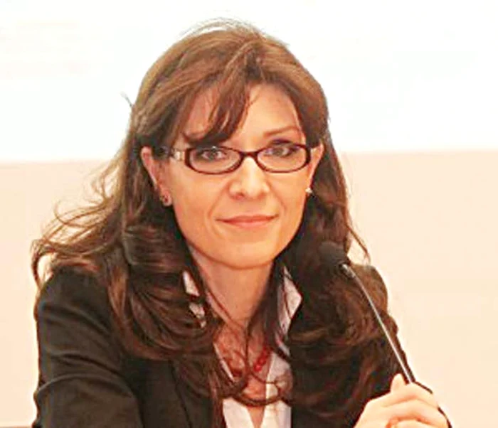  Dr. Carmen Sălăvăstru coordonează noua clinică