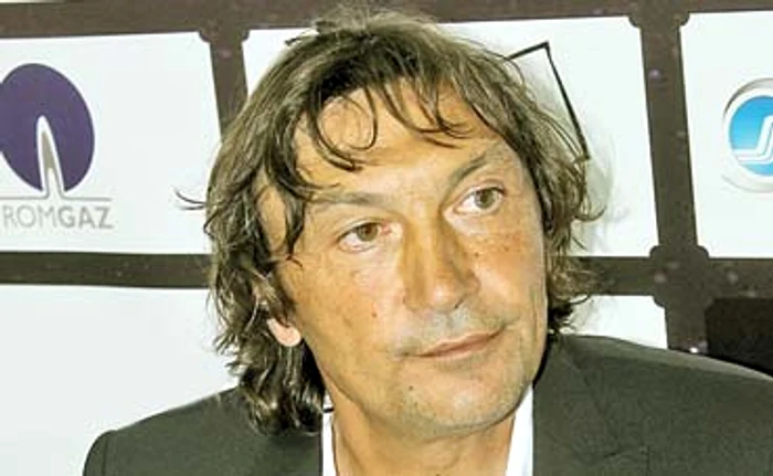 
    După 3-0 cu Iaşiul, italianul şi-a  dat seama că se face doar de râs  