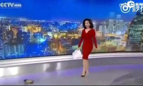Prezentatoarea de la postul TV din Beijing a trecut cu bine peste momentul stânjenitor jpeg