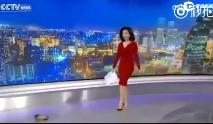 Prezentatoarea de la postul TV din Beijing a trecut cu bine peste momentul stânjenitor