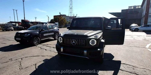 bolid de lux descoperit in portul CT FOTO politia dse frontiera jpg