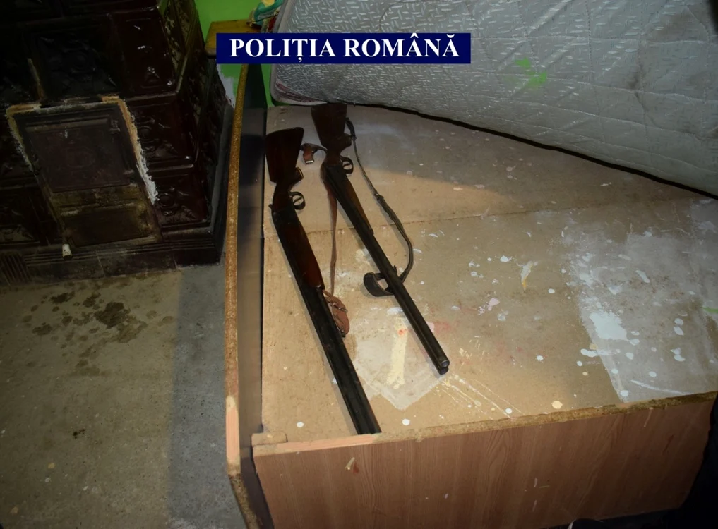 Poliţia a confiscat arme deţinute ilegal FOTO Poliţia Română