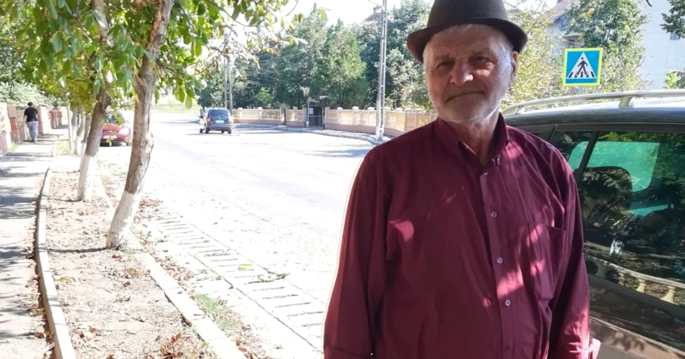 Un bătrân din Botoşani care a vorbit cu "Adevărul" despre referendum FOTO Cosmin Zamfirache