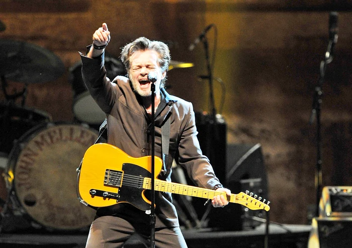 Cântărețul John Mellencamp (64 de ani) este cel care i-a furat, mai nou, inima fostului manechin Christie Brinkley