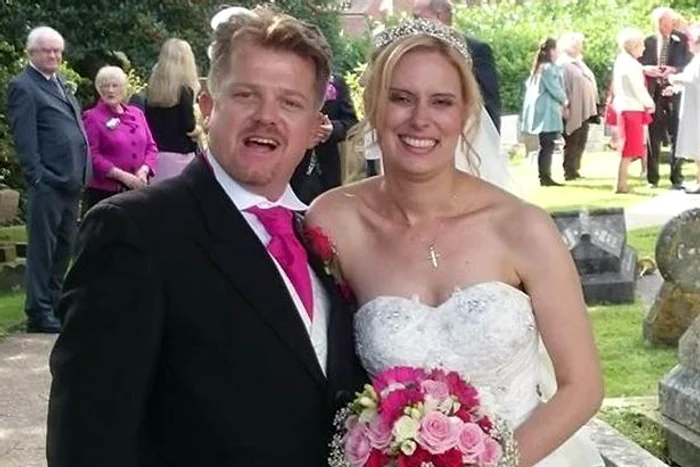 Pentru Steve Jones și Stephanie Cobb, a fost dragoste la prima vederefoto: Mirrorpix/Mirror.co.uk