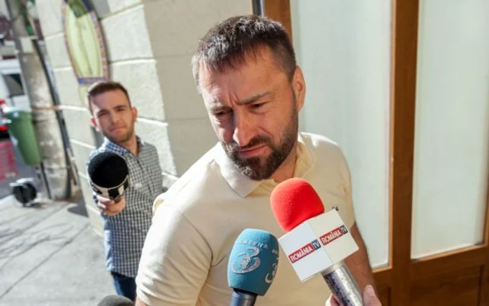 
    Neluu Iordache ese patronul Blue Air și RomstradeSursa foto: Adevărul  