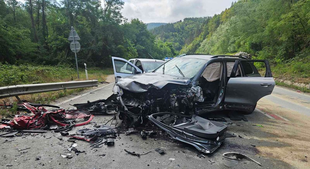 Românul care a provocat accidentul grav din Bulgaria, reținut pentru 72 de ore. 10 persoane au fost rănite 