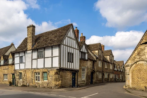 Satul Lacock, UK FOTO Shutterstock