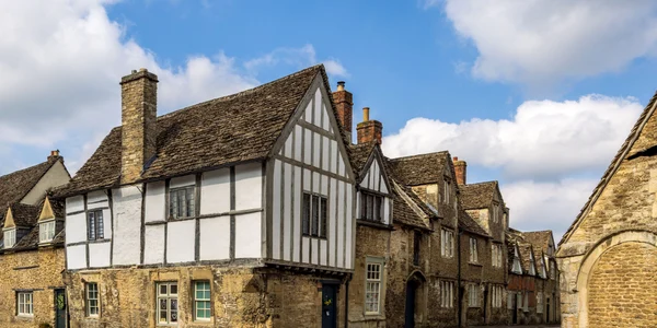 Satul Lacock, UK FOTO Shutterstock