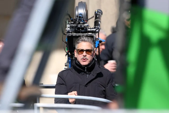 George Clooney pe platourile de filmare de la "The Monuments Men"  FOTO accesshowbizz.com