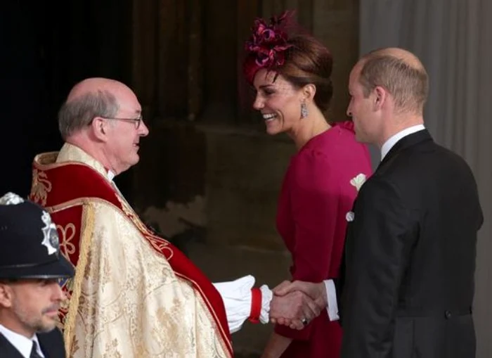 Conducătorul Colegiului de Preoți din Windsor, David Conner, alături de Ducii de Cambridge