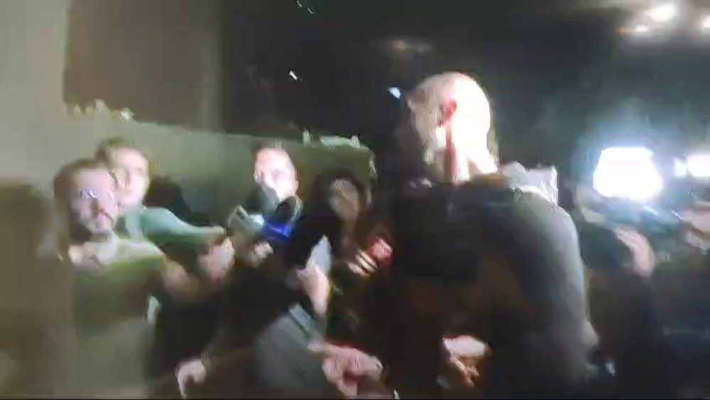 Frații Tate au fost reținuți pentru 24 de ore, după audierile maraton de la DIICOT. Sunt acuzați de trafic de persoane și spălare de bani VIDEO
