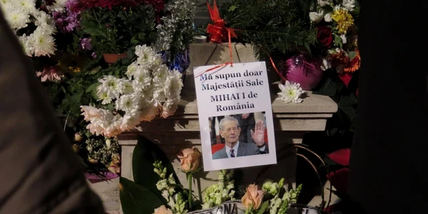 Oameni la Palatul Regal FOTO Alexandra Serban 