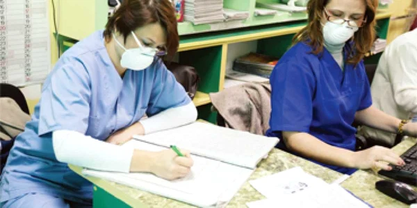 Craiova: Un medic, o farmacistă şi un medicinist au gripă porcină