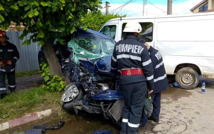 Maşina a fost avariată serios în urma accidentului Foto: arhivă Adevărul