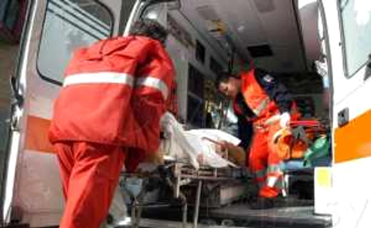 Medicii de pe ambulanţă nu au mai putut face nimic pentru bărbat (Foto arhivă)