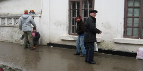 Cerşetorii sunt la post în fiecare duminică şi zi de sărbătoare