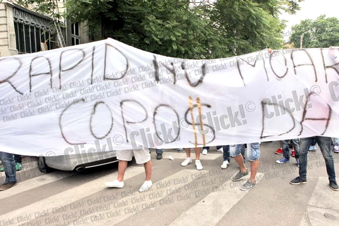 Fanii Rapidului speră ca  George Copos să aibă  parte de un tratament  “special” după gratii (Fotografii: Roberto Sălceanu)