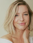 2 femeie cu par blond jpg jpeg