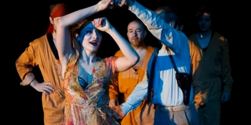 Pietrenii au parte de un regal teatral 