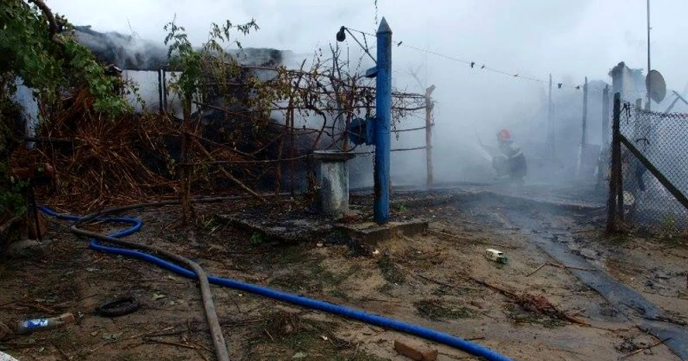 Imagine de la incendiul de vineri de la Oancea judeţul Galaţi FOTO Victor Chiriloaie