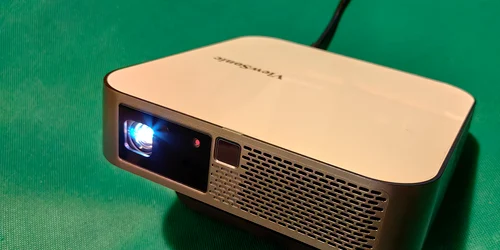 Proiector ViewSonic M2e FOTO Adrian Pogîngeanu jpg